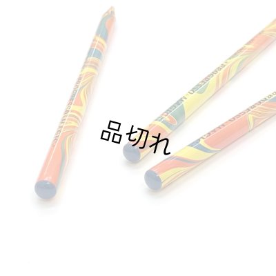 軸のマーブル模様も美しいです