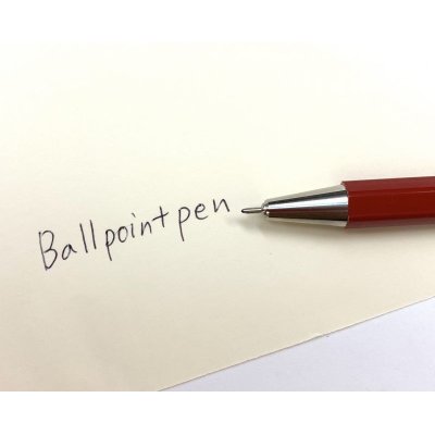 細字の滑らかな書き心地です