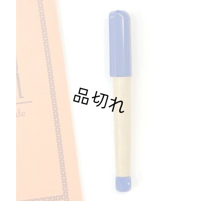 ブルー