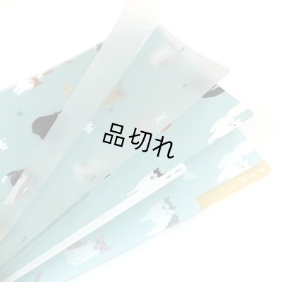３ポケットで書類を仕分けして整理できます。